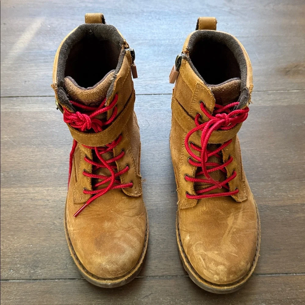 Size 1 Ugg Koren gender neutral lace up combat Boots